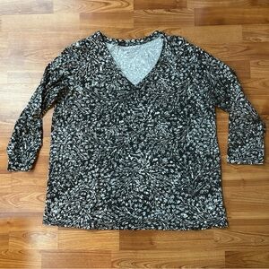 4/$15 Roaman’s 100% cotton v-neck top